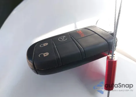 2020 Jeep Compass Altitude 4X4 z USA, uszkodzony, nr VIN 3C4NJDBB2LT131916